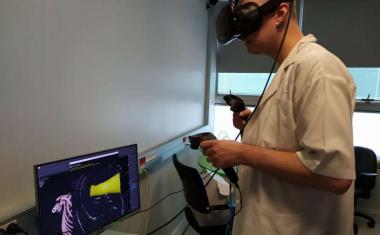 使用VR和新利18官方3D打印为肺部手术做准备