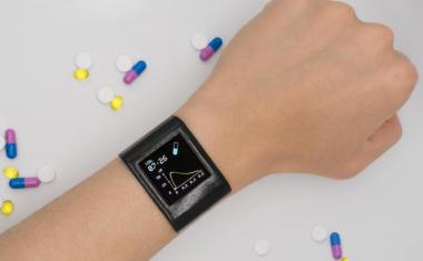 Smartwatch tracks medication levels to personalize treatments