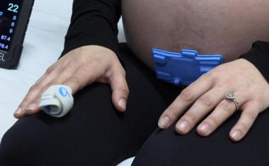 监测孕妇的软传感器