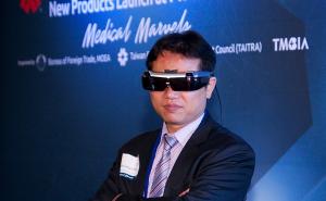 Caduceus: AR智能眼镜增强外科医生的技能