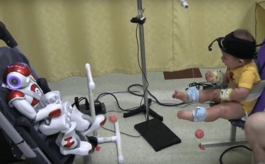 机器人玩具婴儿发展提供线索