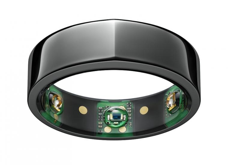 OURA环是一个可穿戴的传感器，可连续测量睡眠和...
