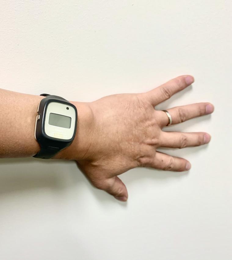 利用一种类似手表的设备，研究人员检测到了每日的波动……