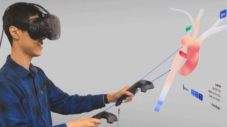 研究科学家哈维·史展示了一种新的虚拟现实界面……