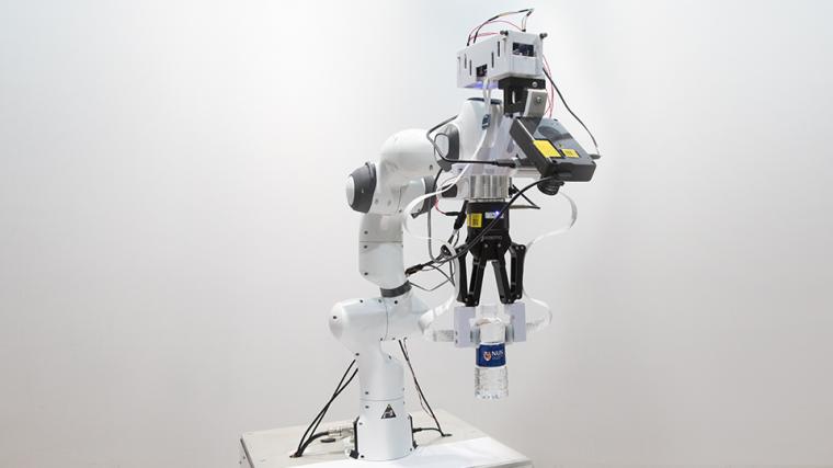 NUS研究人员开发的新型机器人系统包括人造...